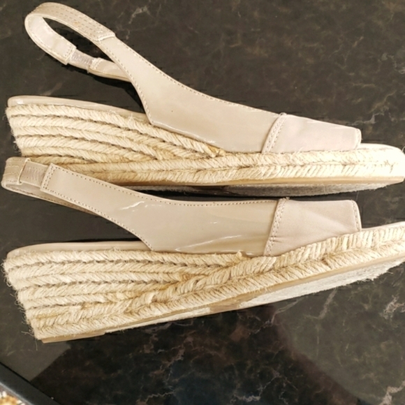 ELLEN Tracy Espedrilles" Keeffe" Nude 6.5m GUC - Picture 3 of 10